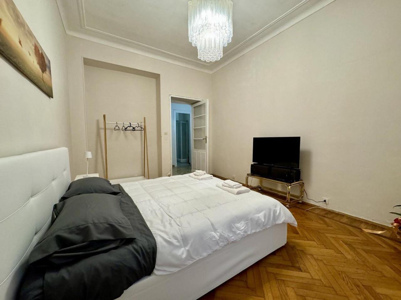 6 Posti Letto Vicino Al Centro Apartment ตูริน ภายนอก รูปภาพ